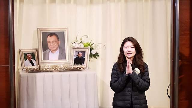 许绍雄灵堂藏有泪点！佘诗曼送别，女儿曝生前遗憾（组图） - 5