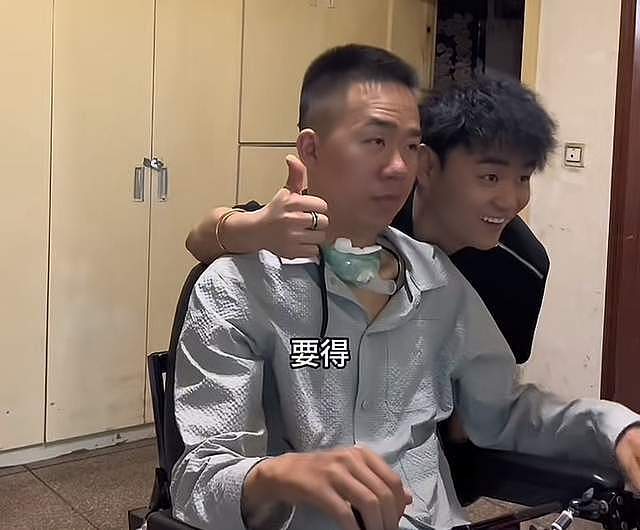 突发!曝贵州网红理发师“阿呆”去世,年仅30岁(组图) - 9