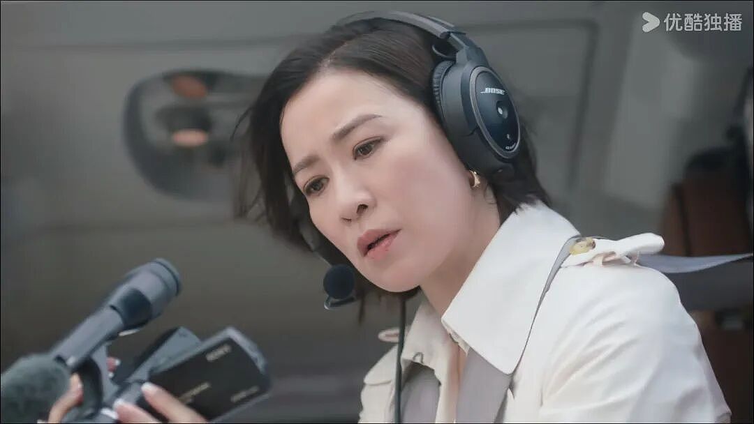 【时尚】从百元到大牌,《新闻女王2》的职场穿搭,每种预算都能找到参考(组图) - 26