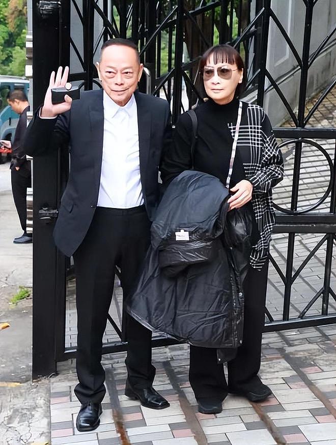 许绍雄出殡众星相送，78岁林子祥双眼含泪，佘诗曼哭着脸奔赴灵堂（组图） - 11
