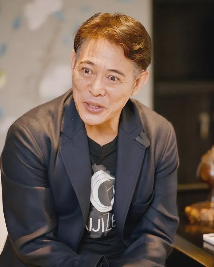 李连杰“返老还童”，李嘉诚也被拔萝卜，疑8年前就已接种干细胞（组图） - 13