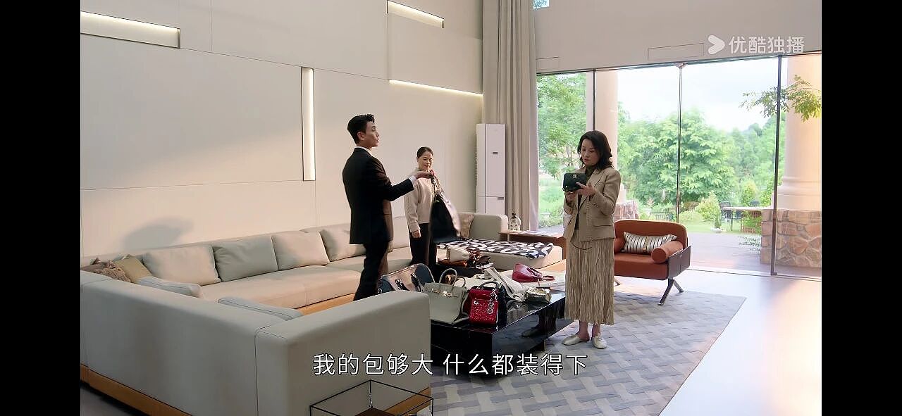 【时尚】从百元到大牌,《新闻女王2》的职场穿搭,每种预算都能找到参考(组图) - 20