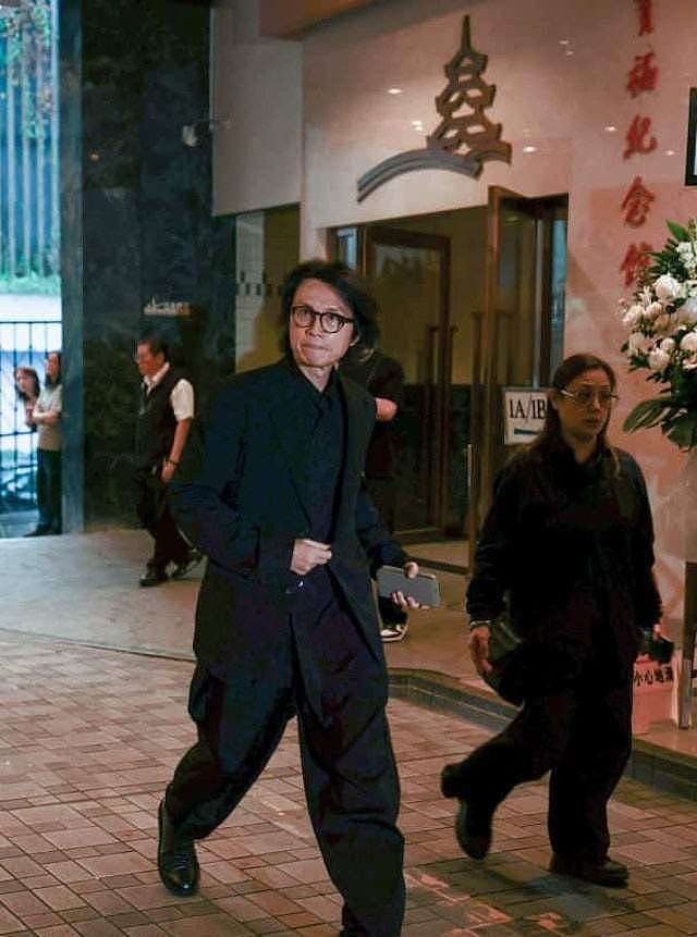 许绍雄灵堂藏有泪点！佘诗曼送别，女儿曝生前遗憾（组图） - 7