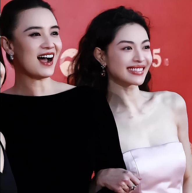 金鸡奖红毯这一夜，50岁蒋勤勤秒了内娱一堆排骨精（组图） - 2