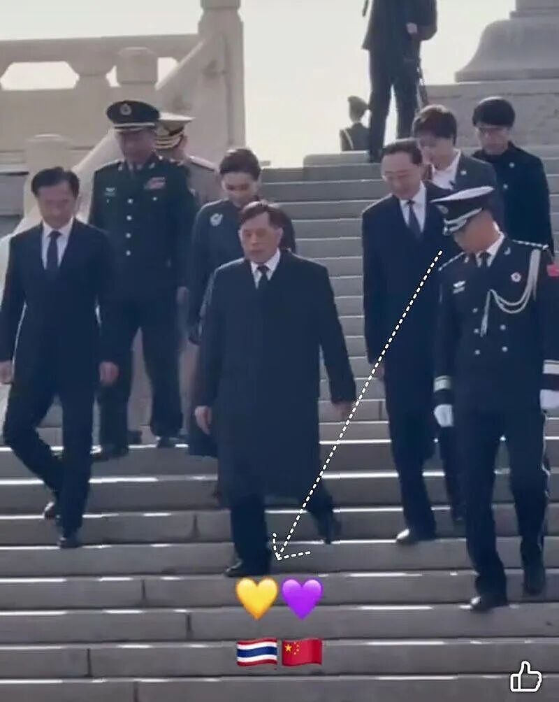 泰国国王访华结束登机回国,一名中国警卫的动作火了(组图) - 2