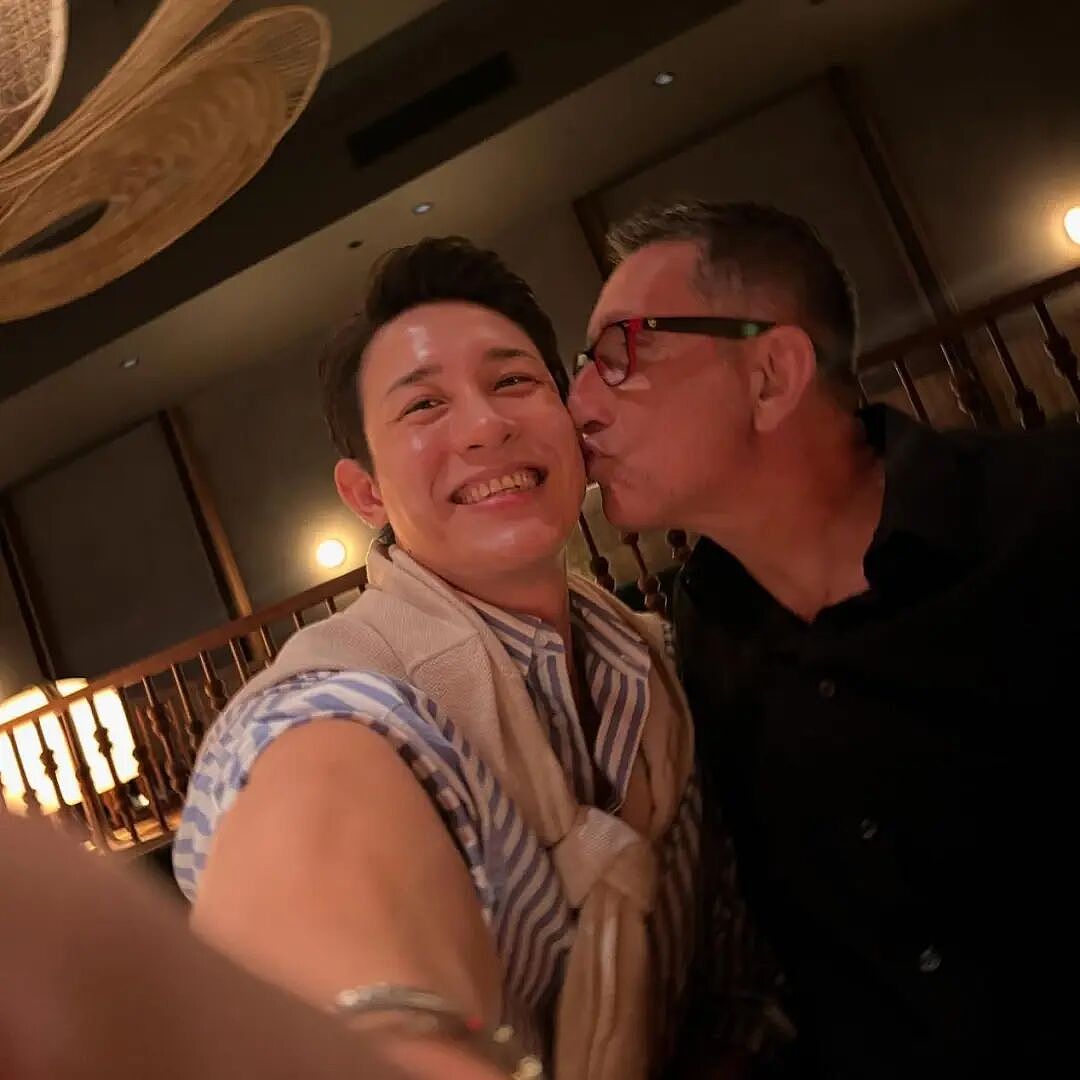 泰知名小鲜肉嫁年长20岁老富豪!自曝贵夫生活爽歪歪,老公宠爱满世界狂玩买买买…(组图) - 23