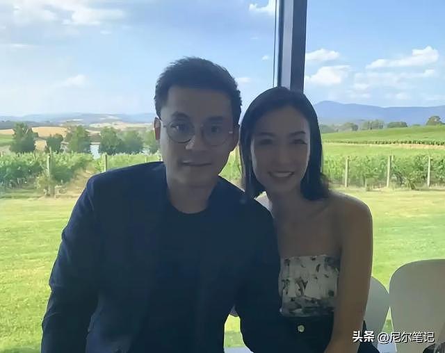 霍启仁婚礼现场曝光：新娘五官神似婆婆朱玲玲，小腹隆起孕相明显（组图） - 2