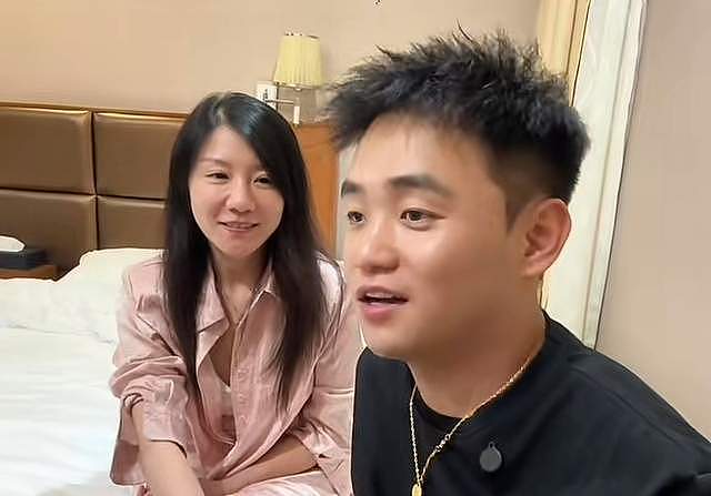 突发!曝贵州网红理发师“阿呆”去世,年仅30岁(组图) - 11