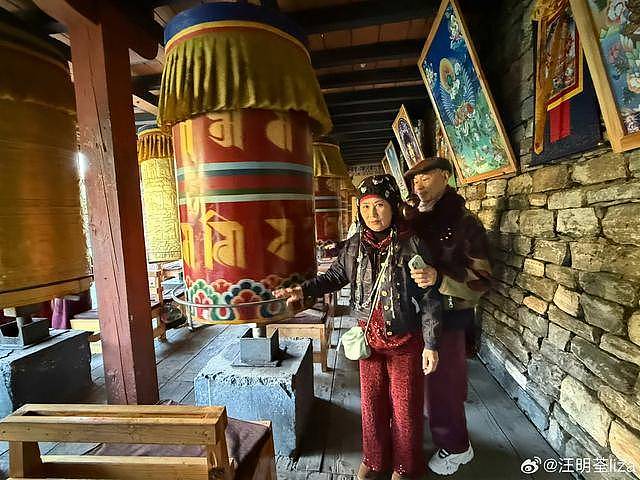 弥补遗憾!港圈恩爱夫妻不丹拍婚照,男方四度患癌(组图) - 8
