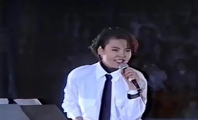 春晚成名后她从23楼跳下，临终之前高喊“妈妈”（组图） - 1