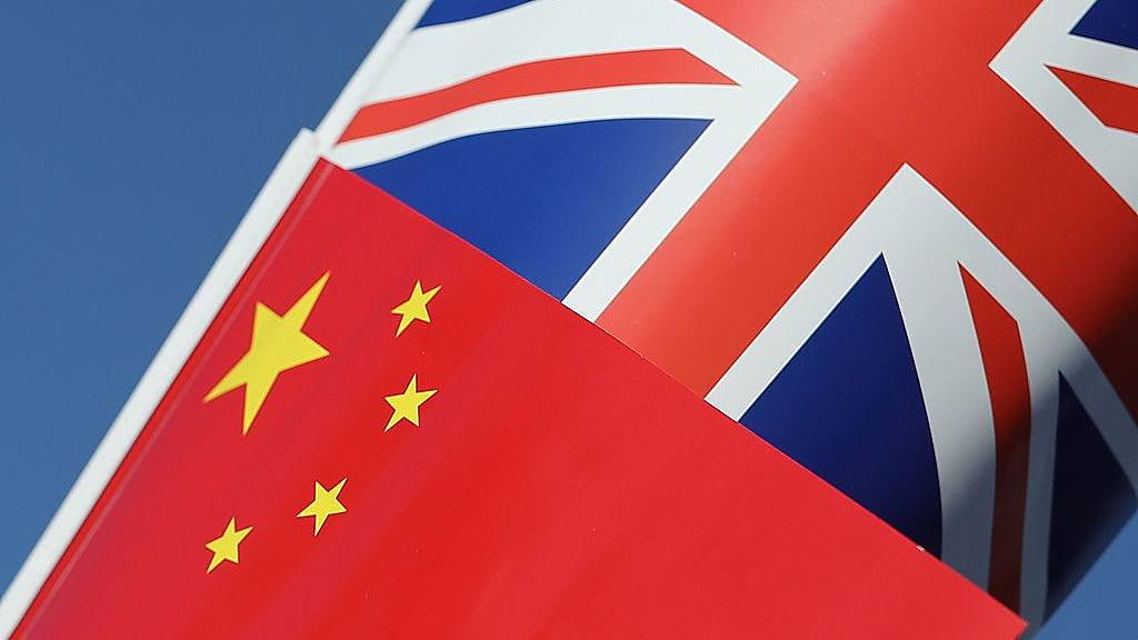 英国军情五处指中国间谍伪装成猎头接触国会议员，中方否认（组图） - 1