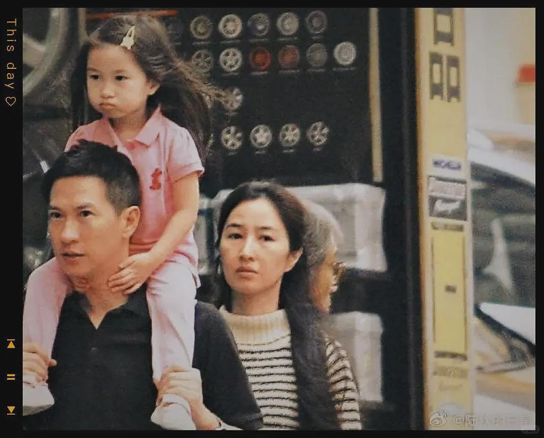 张家辉夫妻香港吃路边摊，61岁关咏荷皮肉松垮，脸上老年斑太抢镜（组图） - 25
