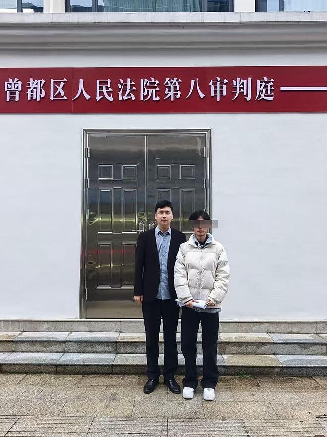 骗婚女子请演员扮父母、买假金条假存款单,受审仍不悔罪:不退赃不要谅解(组图) - 1