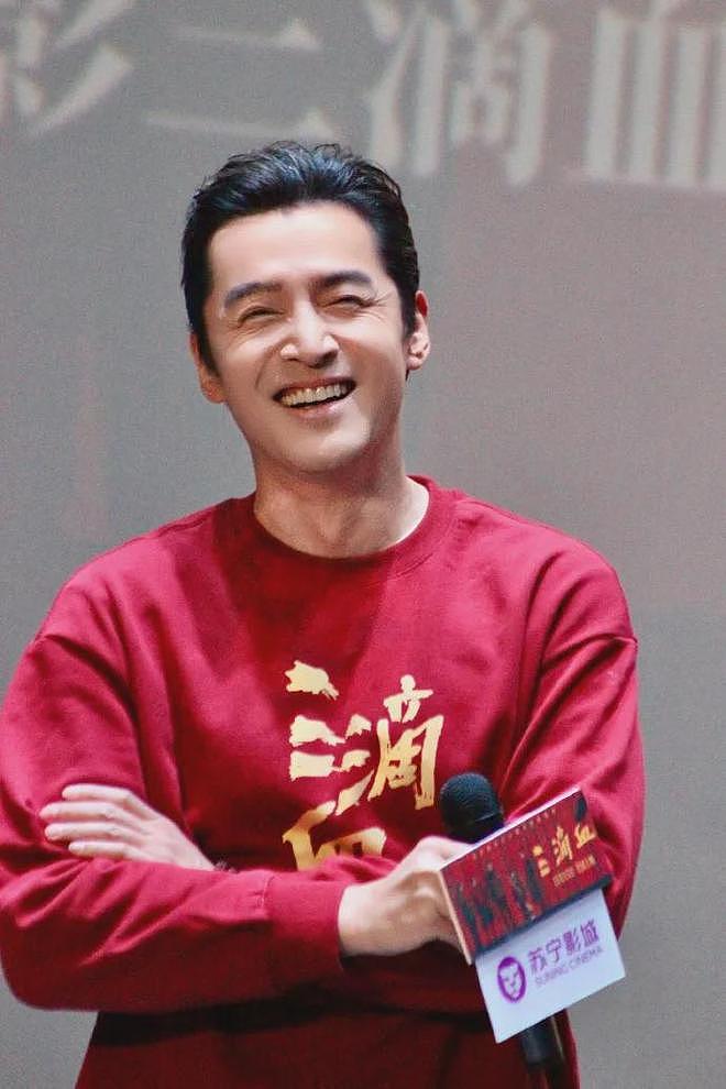 43岁胡歌断崖式衰老，眼袋肿大身材发福，新片票房失利状态差（组图） - 9