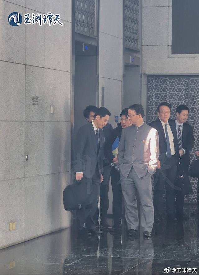 官媒发片：中日官员磋商后，日官员低头听华讲话（视频/组图） - 6