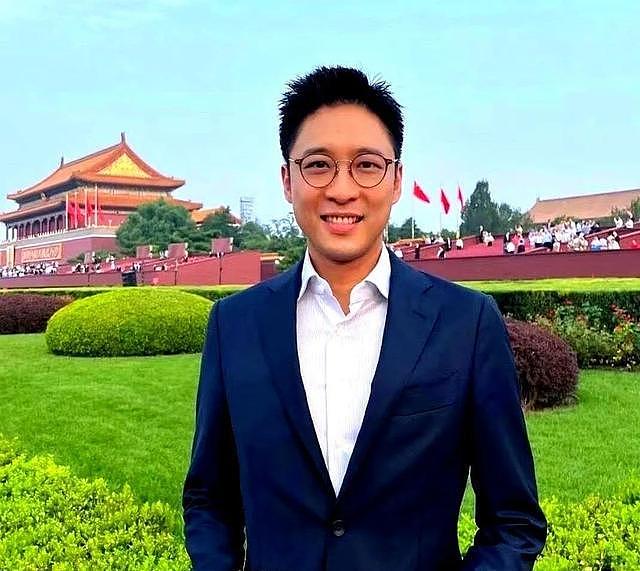 霍启山疑与娜然交往，在弟弟婚礼上如影随形，女方曾签约男方公司（组图） - 10