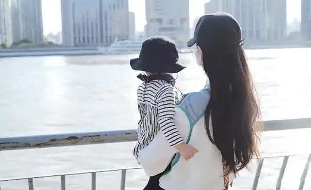 曝唐嫣罗晋婚姻紧张，疑似分居一年半，前不久曾被偶遇一起带娃（组图） - 9