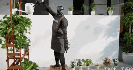 中美机器人爆发一场论战(组图) - 3