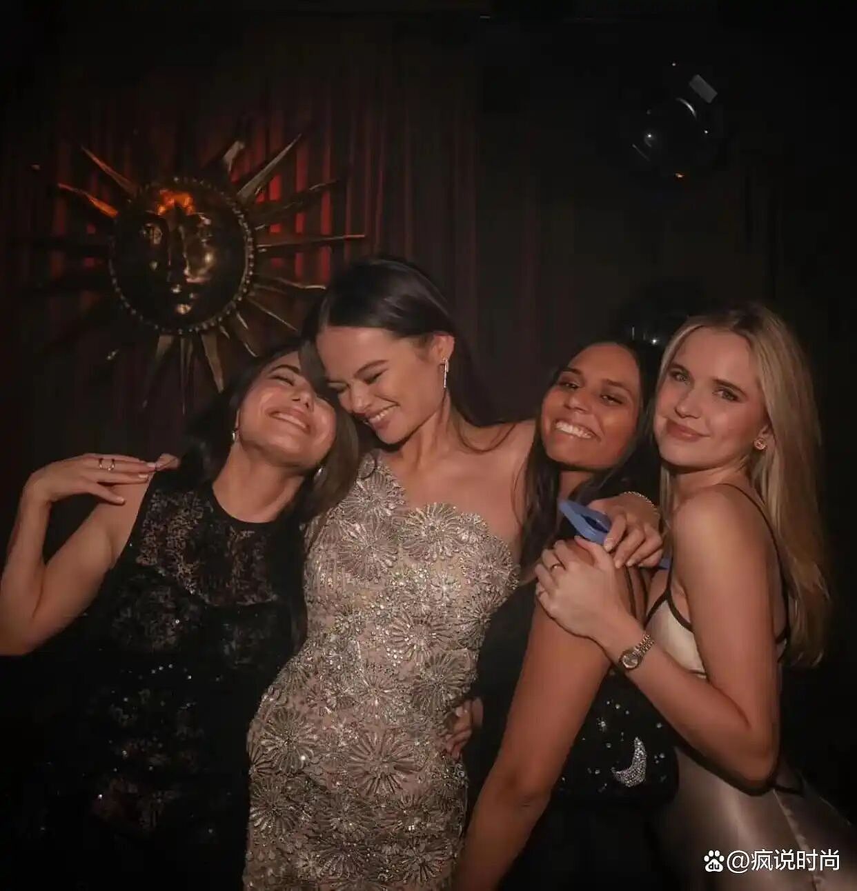 邓文迪又升咖了！女儿长成翻版可儿，打赢继承之战名媛气场拉满…（组图） - 3