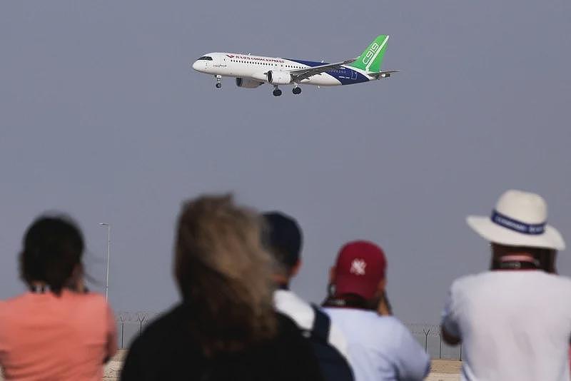 中国C919亮相迪拜上空，空客、波音发声...（组图） - 2