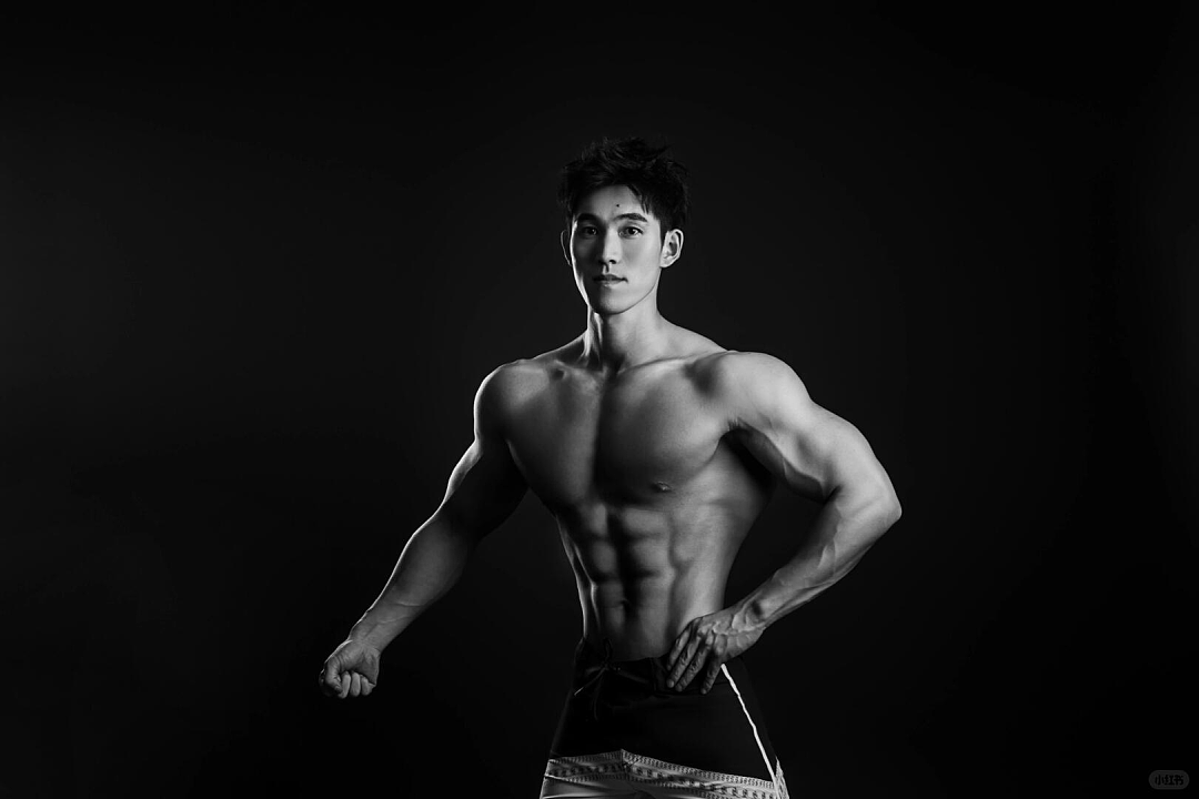 【帅哥】黑皮大肌，会健身也会滑雪（组图） - 6