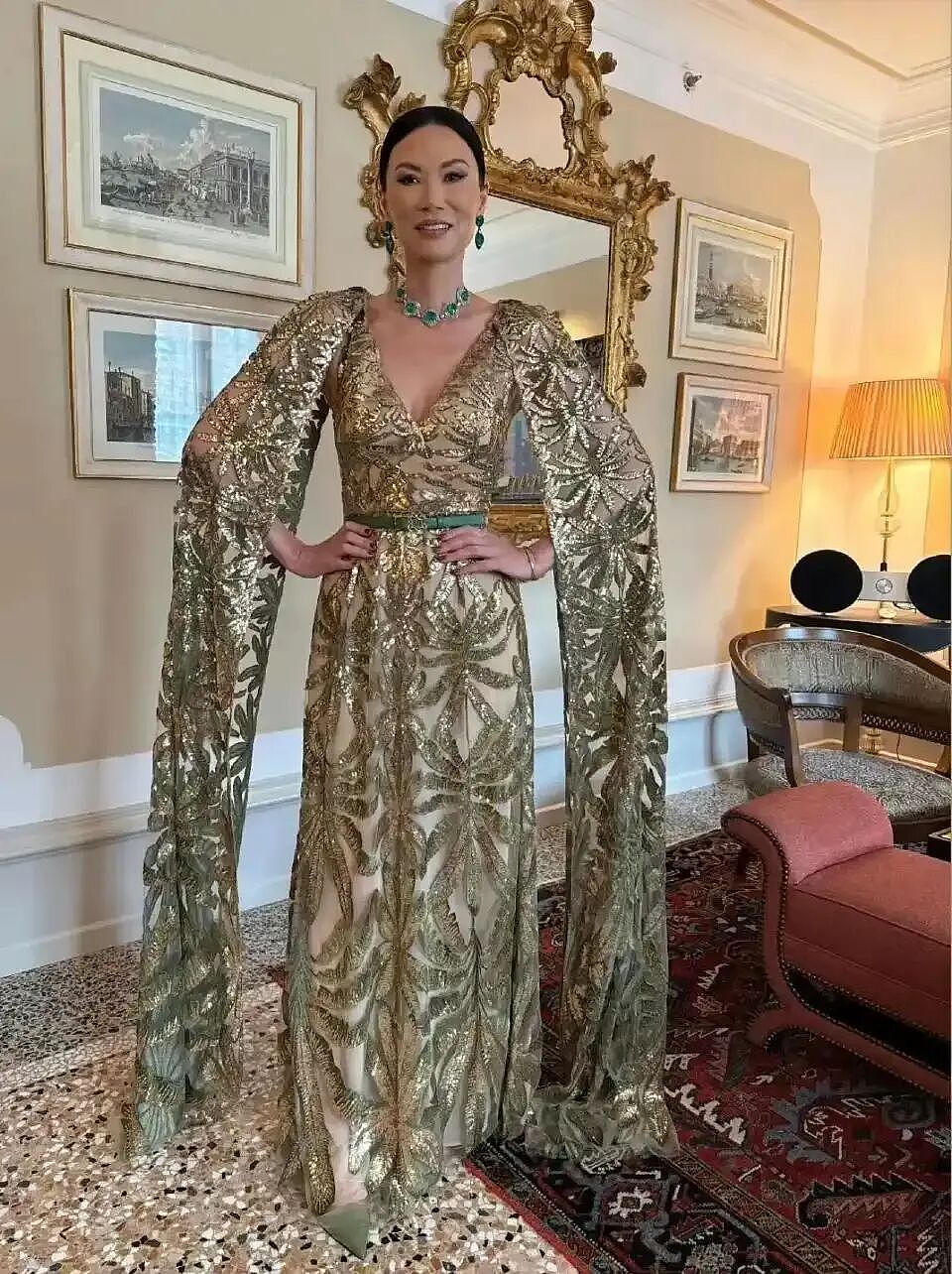 邓文迪又升咖了！女儿长成翻版可儿，打赢继承之战名媛气场拉满…（组图） - 34