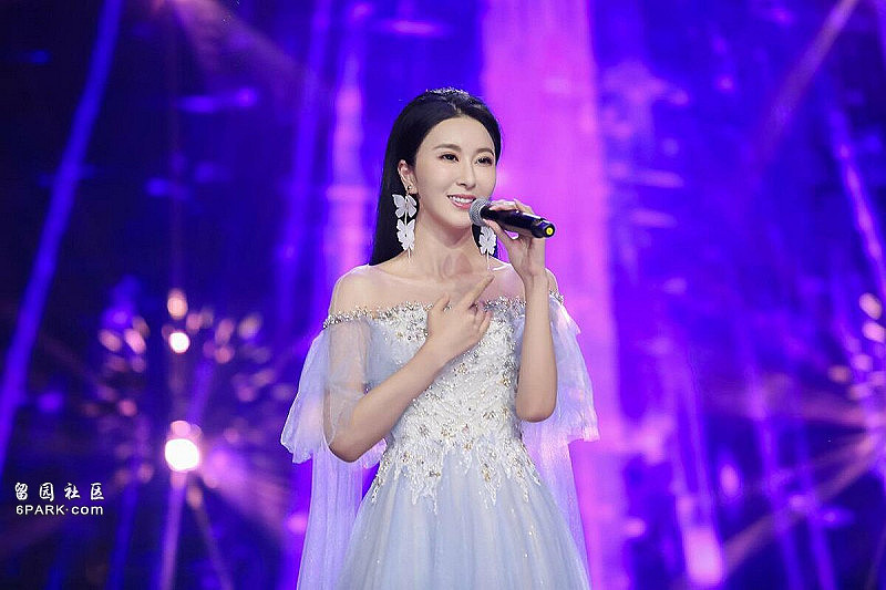 美女歌手牵动高官连环落马？获网友封“反腐女杰”（组图） - 1