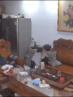摇晃几下，突然爆炸！有人眼球破裂，还有人家里天花板被炸穿！事故频发（组图） - 2