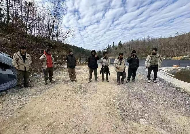 100个张家界“野人”，要断了全国减肥营的财路（组图） - 8