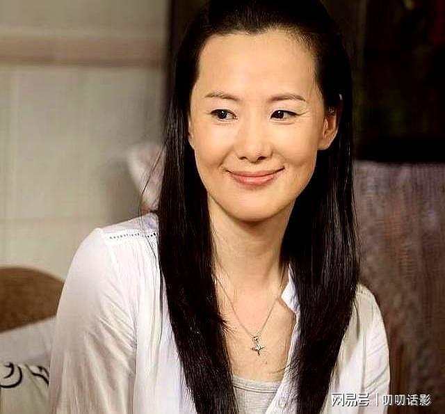 没想到！55岁丁克了一辈子的咏梅，如今凭一个举动实现了口碑暴涨（组图） - 3