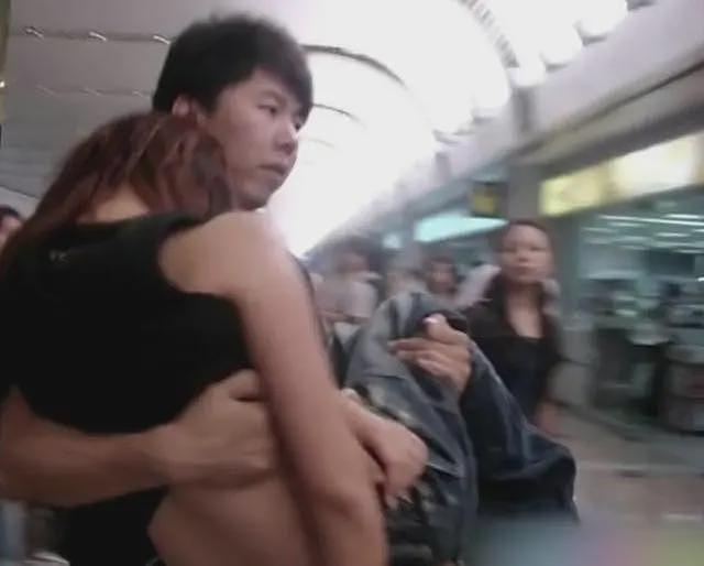 撒谎成性、靠走光博眼球!离婚8年后遭前夫暗讽的何洁,人设彻底崩塌(组图) - 6
