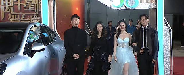 TVB台庆红毯直击！当家花旦穿深V礼服秀事业线（组图） - 10
