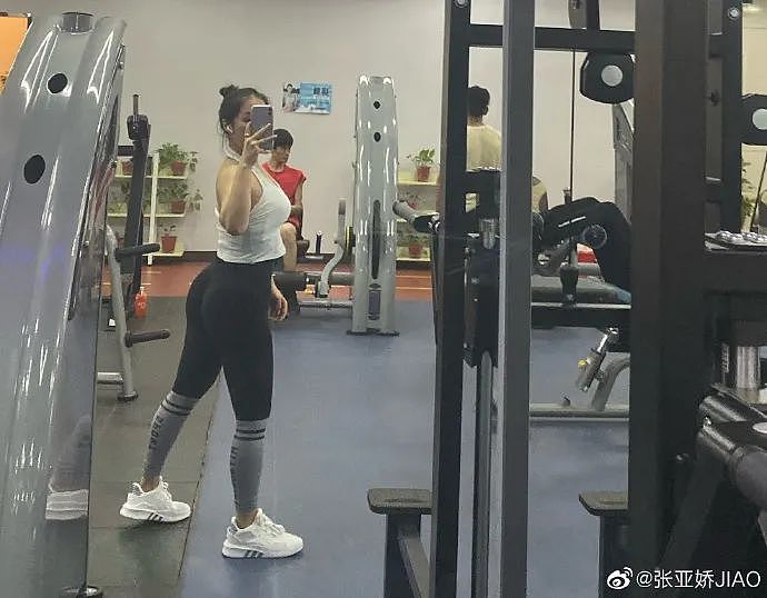 【美女】99年翘臀妹子,一张旗袍照撩爆直男!网友:太犯规了(组 图) - 25