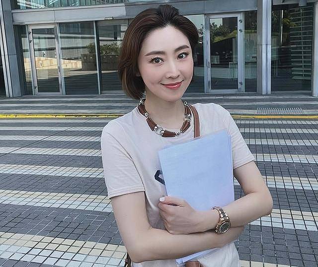 恭喜！50岁香港知名女星宣布即将结婚，忙于筹备婚礼，不介意当后妈（组图） - 1