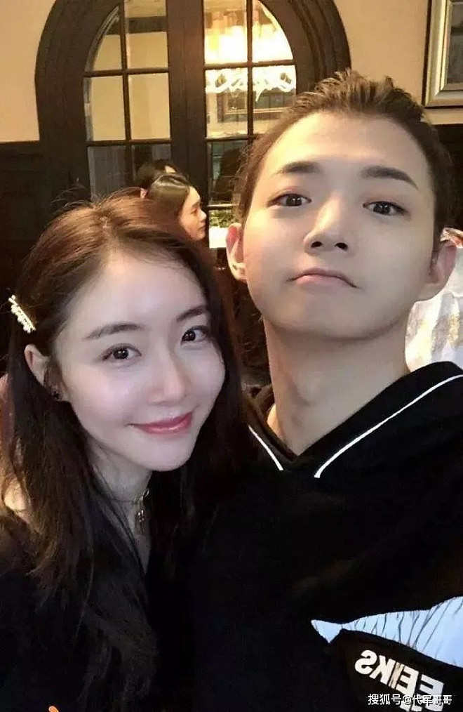 35岁霍尊高调复出，音乐节连唱9首燃炸全场（组图） - 6