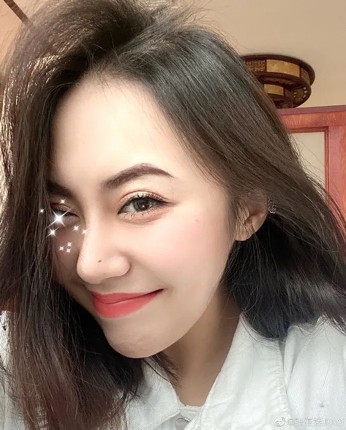 【美女】99年翘臀妹子,一张旗袍照撩爆直男!网友:太犯规了(组 图) - 12