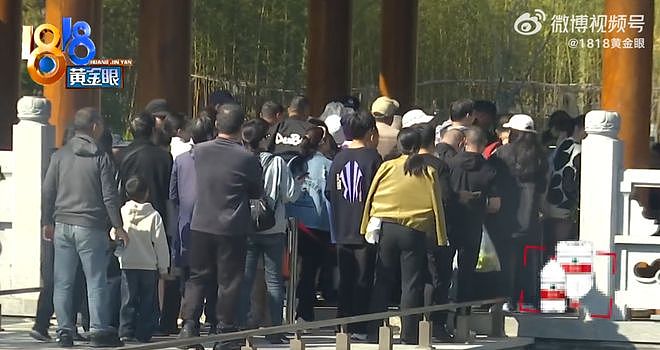 “我80多岁了，谁敢拦我？”男子景区吐槽乱插队被老人打伤，警方介入（组图） - 1