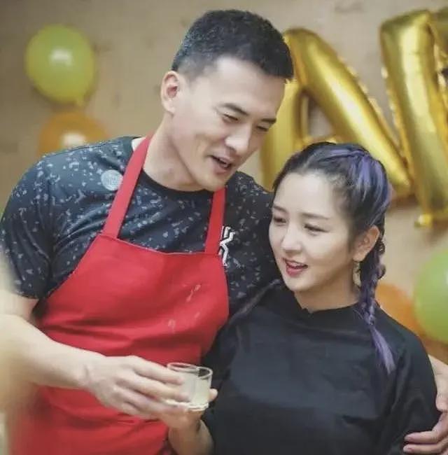 撒谎成性、靠走光博眼球!离婚8年后遭前夫暗讽的何洁,人设彻底崩塌(组图) - 14
