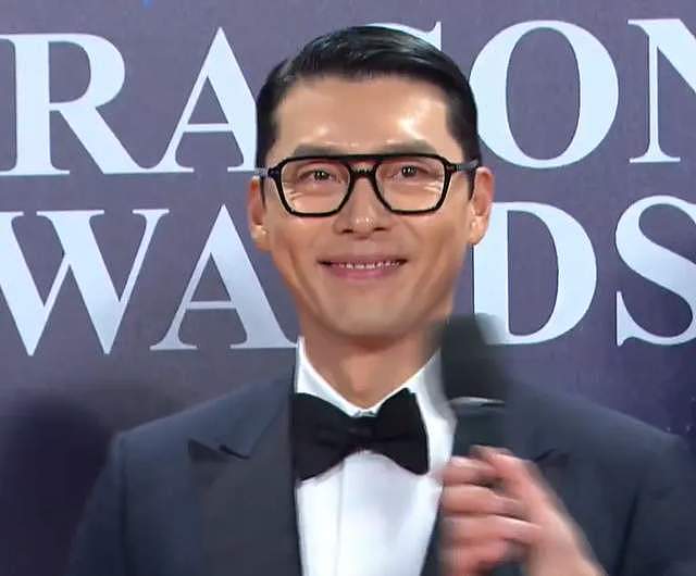 青龙奖红毯韩星集体翻车!孙艺珍面相变了,玄彬气色差发际线堪忧(组图) - 10