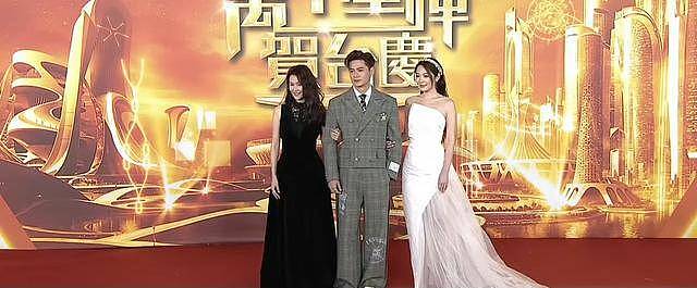 TVB台庆红毯直击！当家花旦穿深V礼服秀事业线（组图） - 2