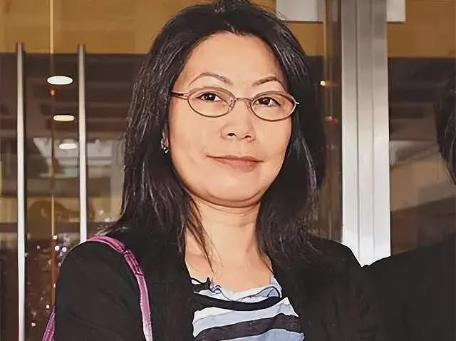香港富豪去世,10亿遗产全归小三!为何原配9个子女一分没有?(组图) - 8