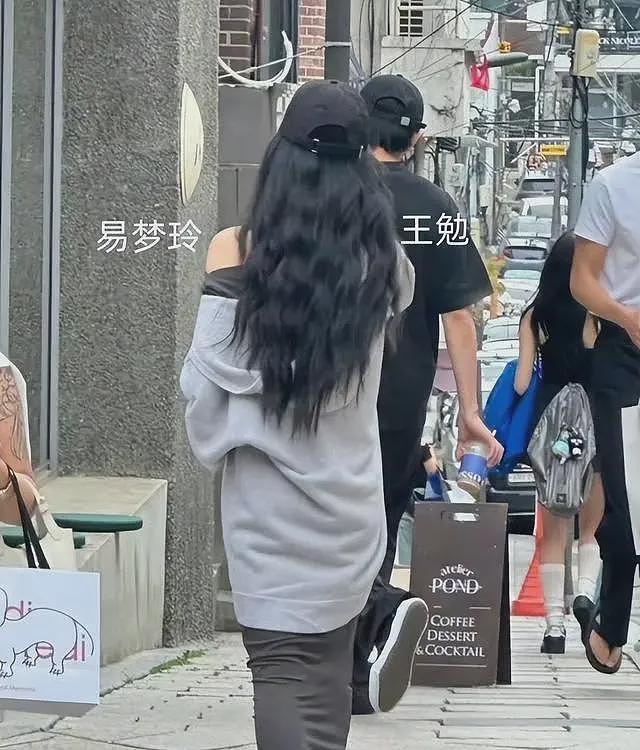 恋情实锤!胡彦斌易梦玲亲吻照曝光,两人相差16岁,女方情史丰富(组图) - 18