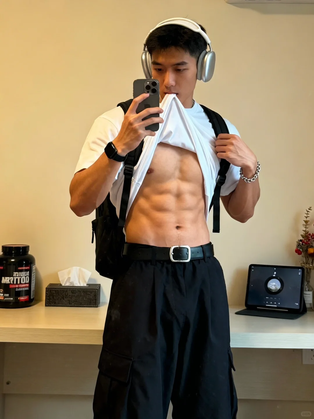 【帅哥】浙江天菜运动网红,干净清爽清纯样,六块腹肌大长腿太扎眼(组图) - 6