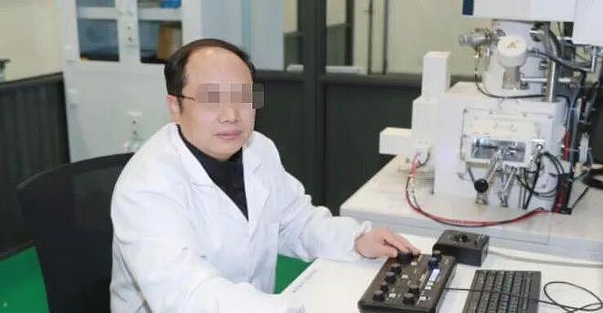 高中学历的郭伟教授：出门在外身份是自己给的（组图） - 1