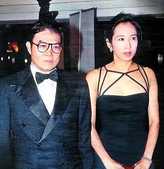 王晶曝霍震霆离婚内幕,罗康瑞朱玲玲早约定好,只为维持豪门体面(组图) - 1