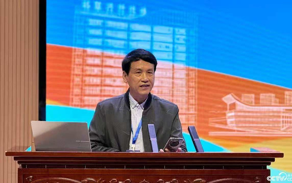 第八届国际新移民华文作家笔会研讨会落幕，澳华三作家出席，张奥列卸任会长（图） - 1
