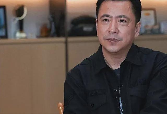 欠债22亿，喝9块钱啤酒，靠妻子带货还债，娱圈大佬现状让人唏嘘（组图） - 3
