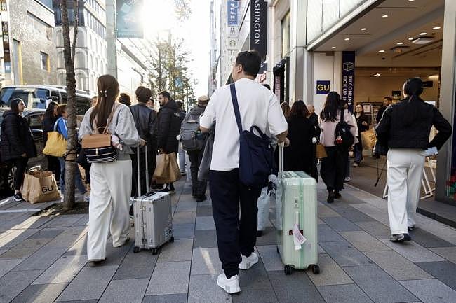高市效应发威？罕见一幕让乡民当场傻掉（组图） - 2