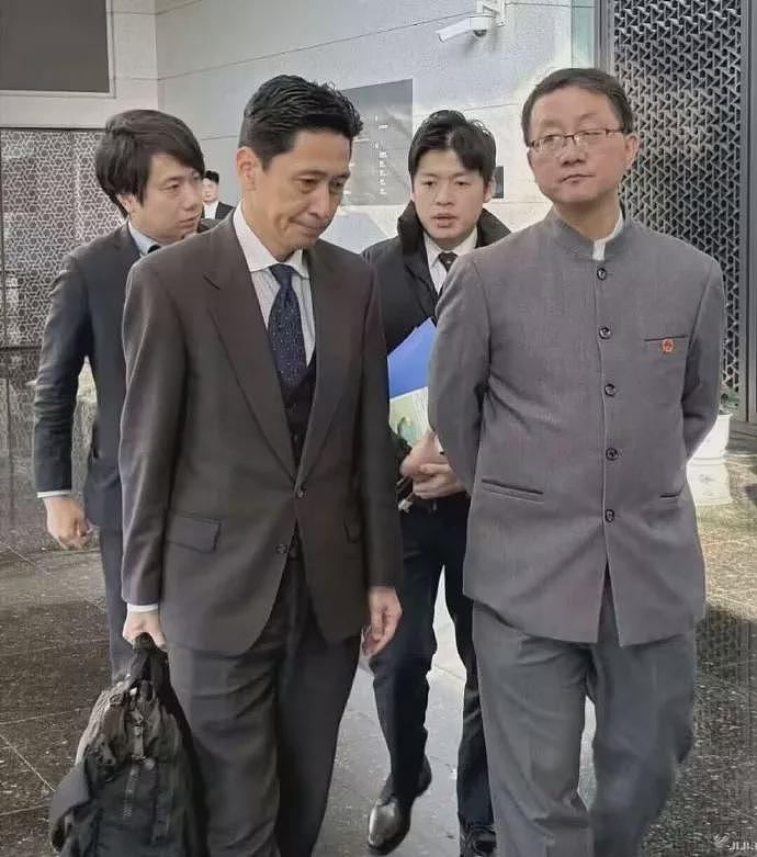 “如此不懂礼貌的外交官员，可知中国的水准”（组图） - 2