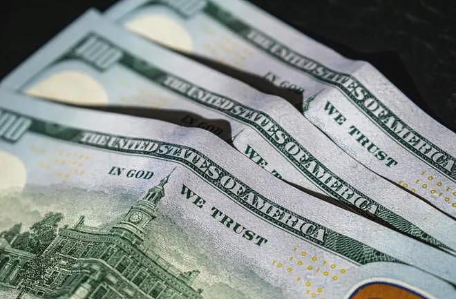替老板管账却转走850万刀！华女疯狂买豪宅保时捷，还伪造中国授权文件谋脱罪（组图） - 2